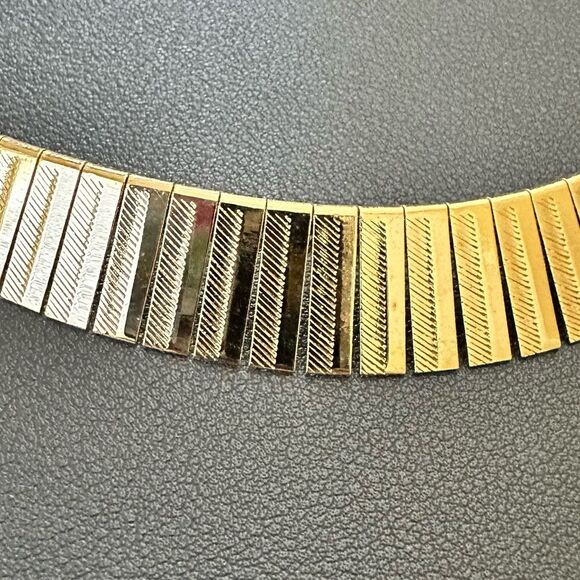 Vintage Runway NAPIER SIGNED Egyptian Revival Collar Choker Gold Tone Necklace - Picture 2 of 6